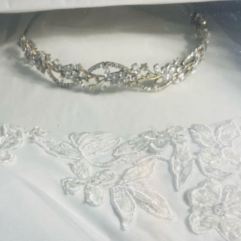 WEDDING DRESS  - Picture 3 of 11